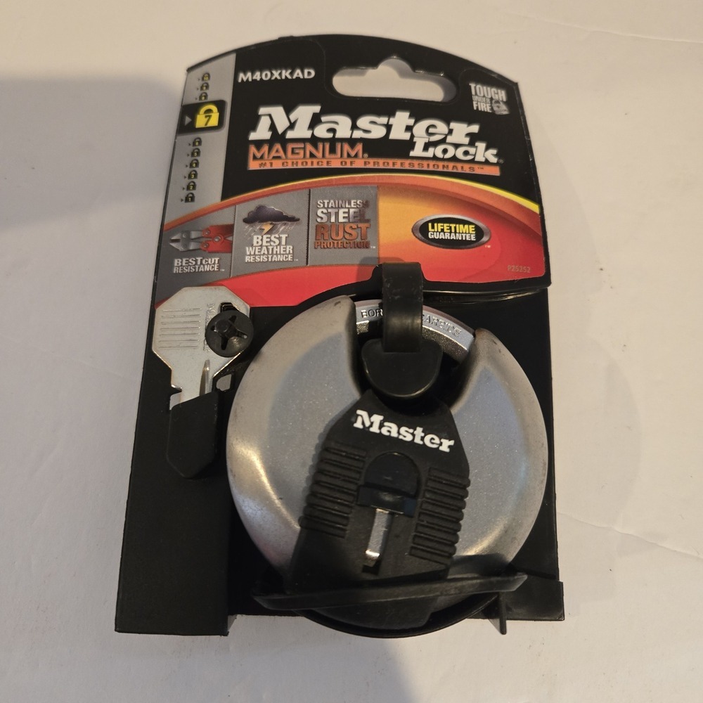 Master Lock M40XKAD Magnum Heav Duty Stainless Steel Discus Padlock with‎ Key